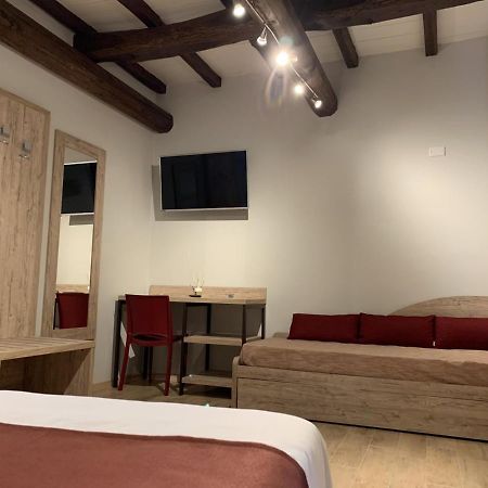 Otto Agriturismo Оттобьяно Экстерьер фото