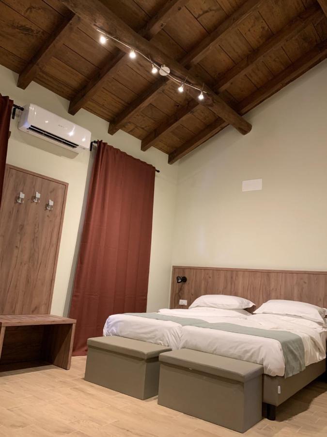 Otto Agriturismo Оттобьяно Экстерьер фото